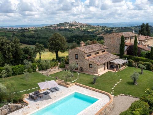 San Gimignano Villa | Il Fienile di Pescille San Gimignano countryside