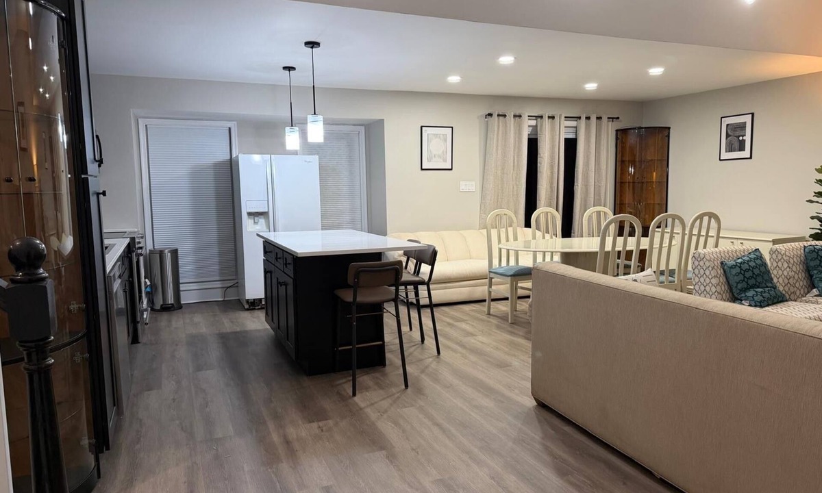 North Bethesda House | Inviting Bethesda Stay – Clean, Cozy & Convenient