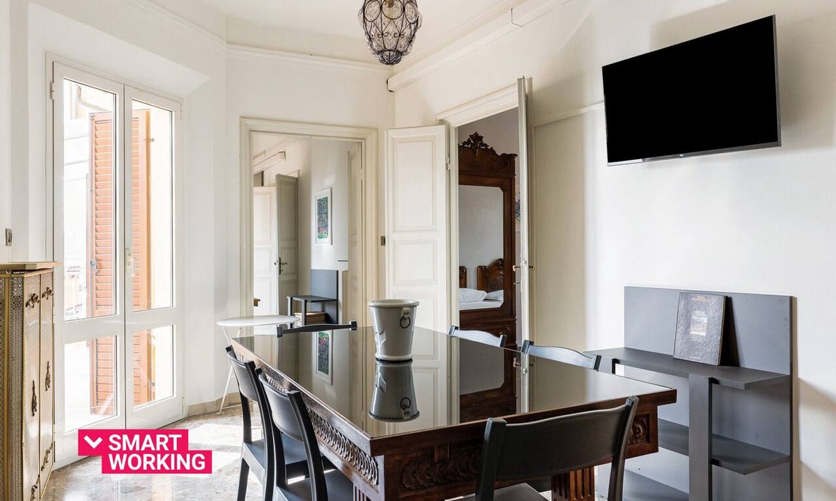 Historic Center Apartment | Irnerio Apts - Black Widow by Wonderful Italy