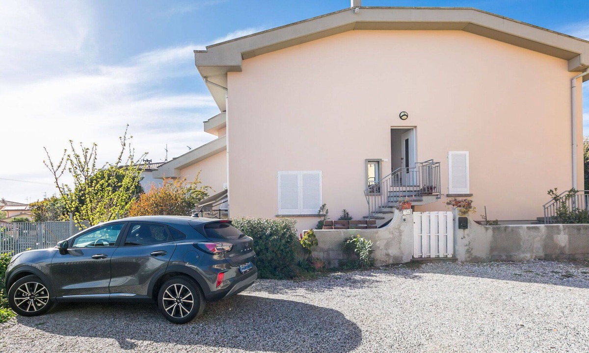 Rosignano Solvay Apartment | Cosy apartment for 3 people with A/C, WIFI, TV, patio and pets allowed