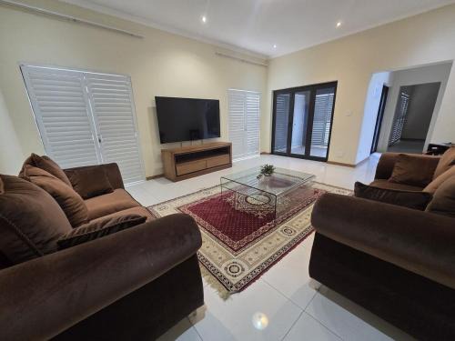Greater Johannesburg Metropolitan Area Villa | Joburg family and friends getaway house with pool