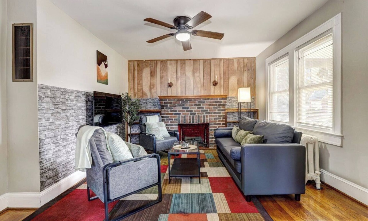 Woodlawn Apartment | Johnnycake Junction Retreat-Family-Friendly 3BR