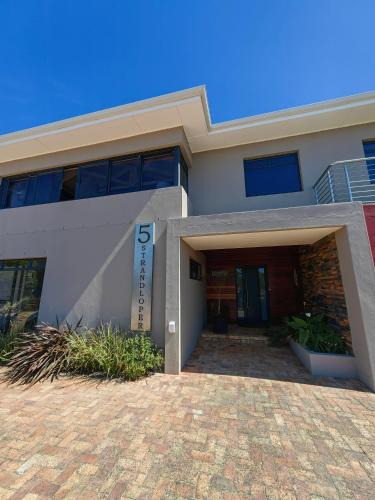Hermanus Apartment | Karibu Self-catering Accommodation
