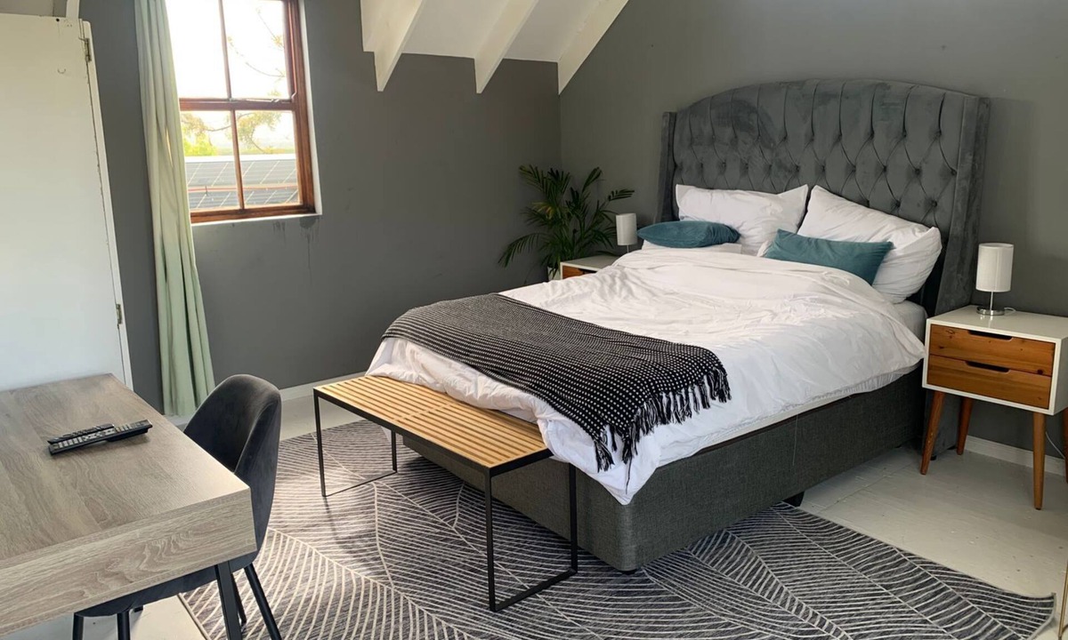 Kommetjie Apartment | Kommetjie's Gift: A Cosy Room with AC & Heating in a Secure Nature Estate
