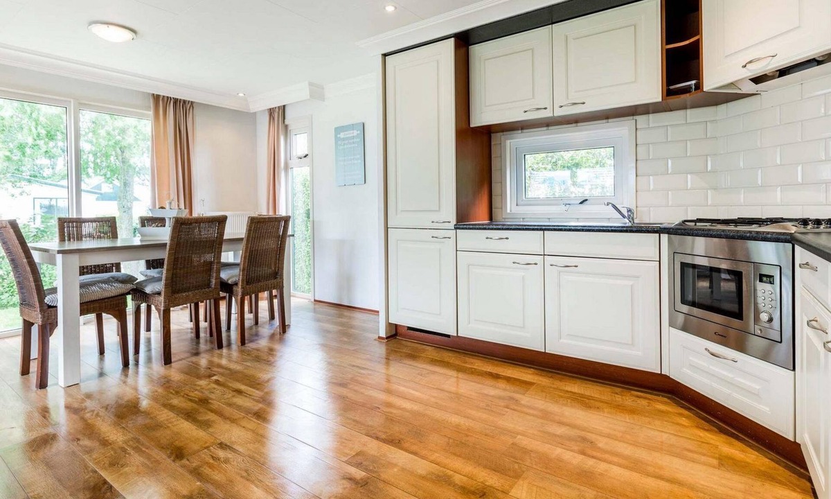 Berkhout Ski Chalet | ✓ Koningsgloed at Park Westerkogge ✓ Holiday home for 6 people ✓ Located in Berkhout (North Holland) ✓ Waterfront holiday resort ✓ Book directly at the resort