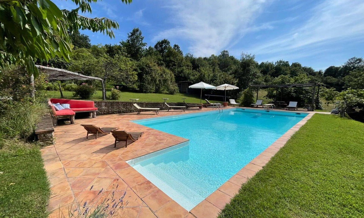 Lugagnano Val D'Arda Villa | La Cenerara - Holiday home in the country with swimming pool in Emilia-Romagna