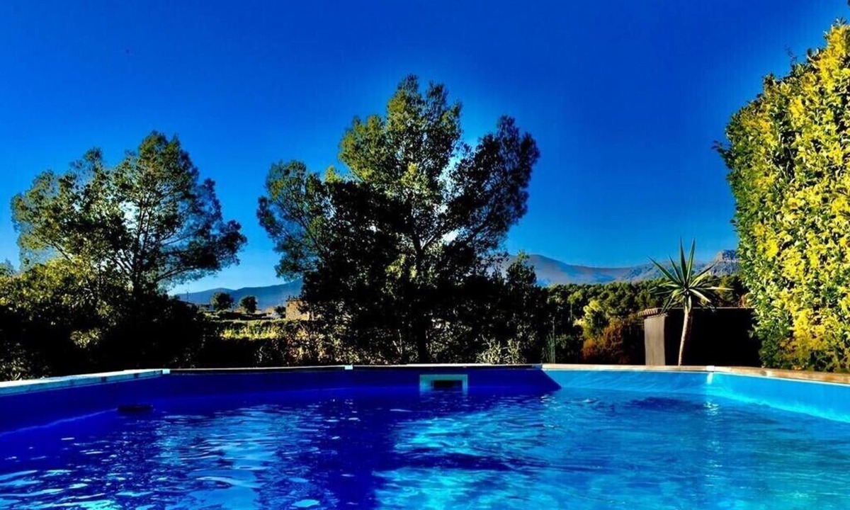La Gaude House | La Gaude, villa 6 people-garden-pool-open view in a quiet