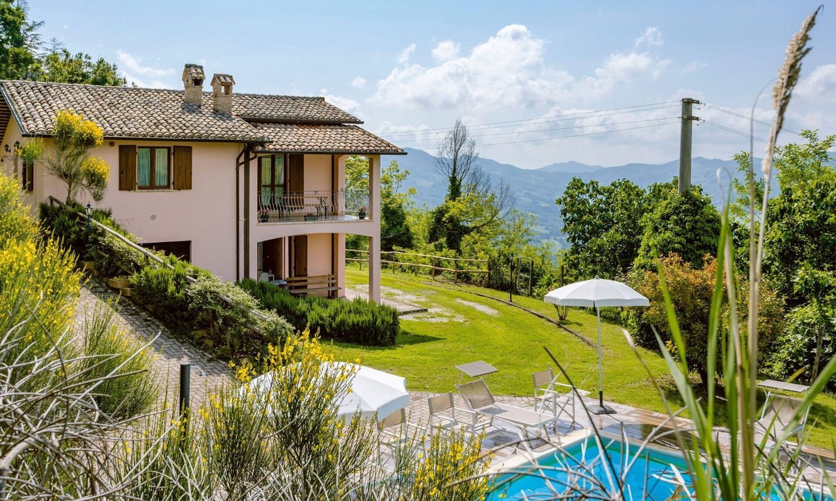 Acqualagna House | La Panoramica by Interhome