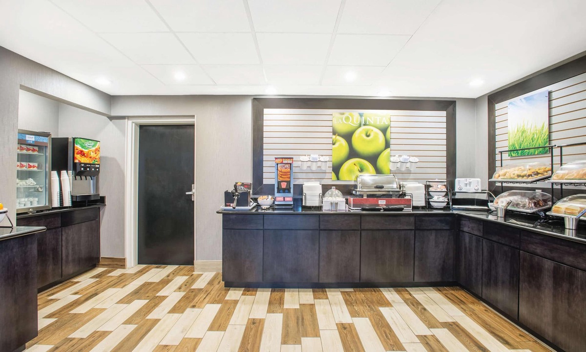 Capitol Heights Hotel | La Quinta Inn & Suites by Wyndham DC Metro Capital Beltway