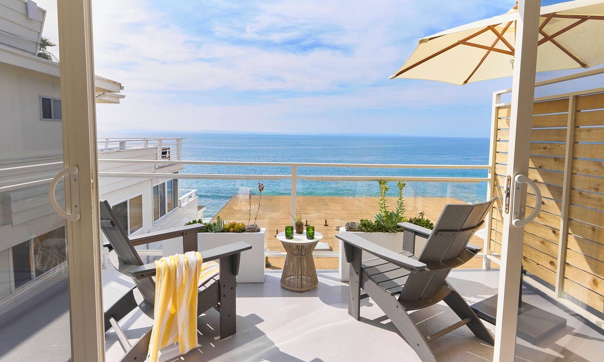 Laguna Beach Hotel | Laguna Surf Lodge by SCP Hotels
