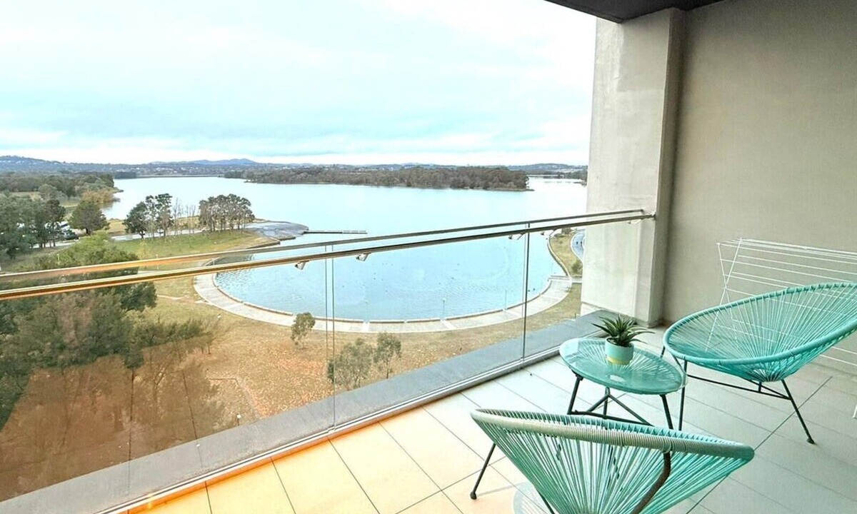 Florey House | Lake view 1bed with car parking walk to westfield