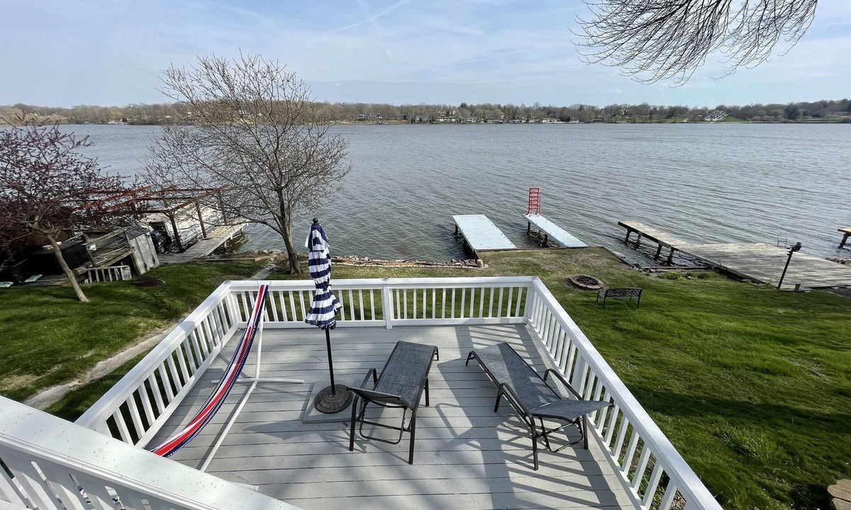 Decatur House | Lakefront, family/dog friendly, paddle board, kayak, views in every room