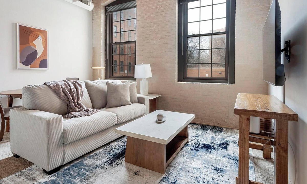 Downtown Baltimore Apartment | Landing | Amazing 1BD, Courtyard, Gym