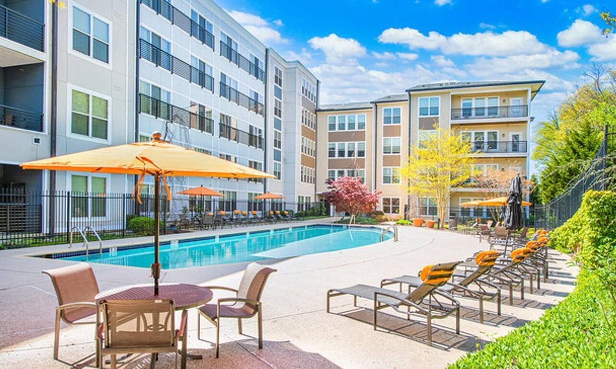 Chillum Apartment | Landing | Amazing 2BD, Gym, Clubhouse