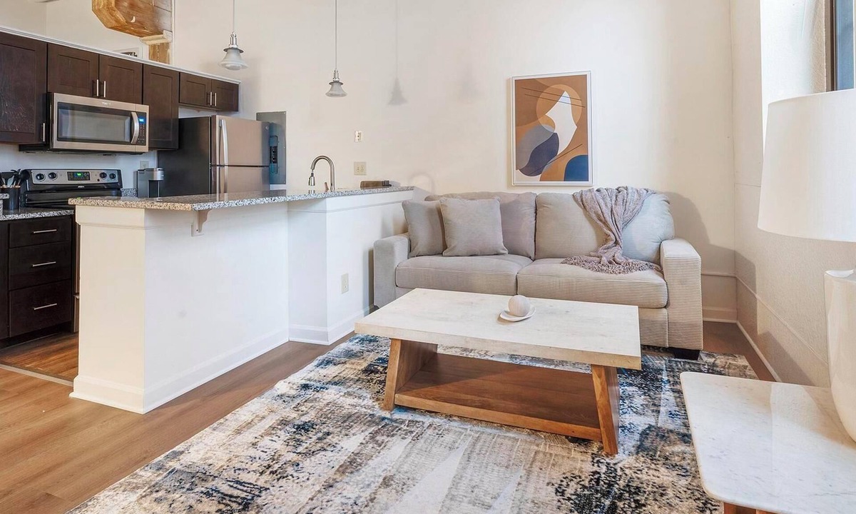Downtown Baltimore Apartment | Landing | Stylish 1BD, Courtyard, Gym