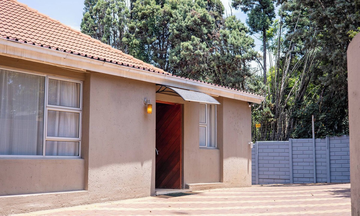 Greater Johannesburg Metropolitan Area House | LANSM Lafi Luxury - Secured within a Golf Estate, Near Many Tourist attractions!