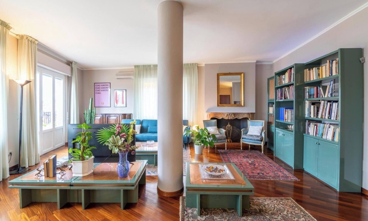 Parma City Centre Apartment | Large and bright penthouse in the heart of the city of Parma near the station