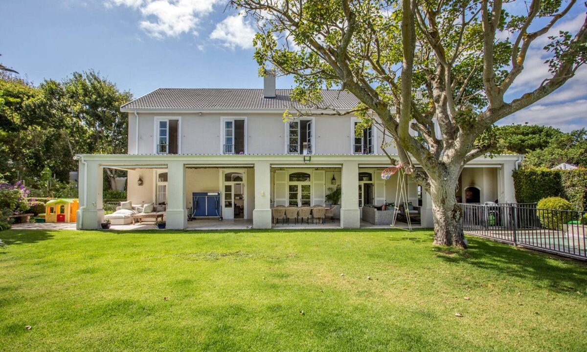 Constantia House | Large, spacious home in Constantia