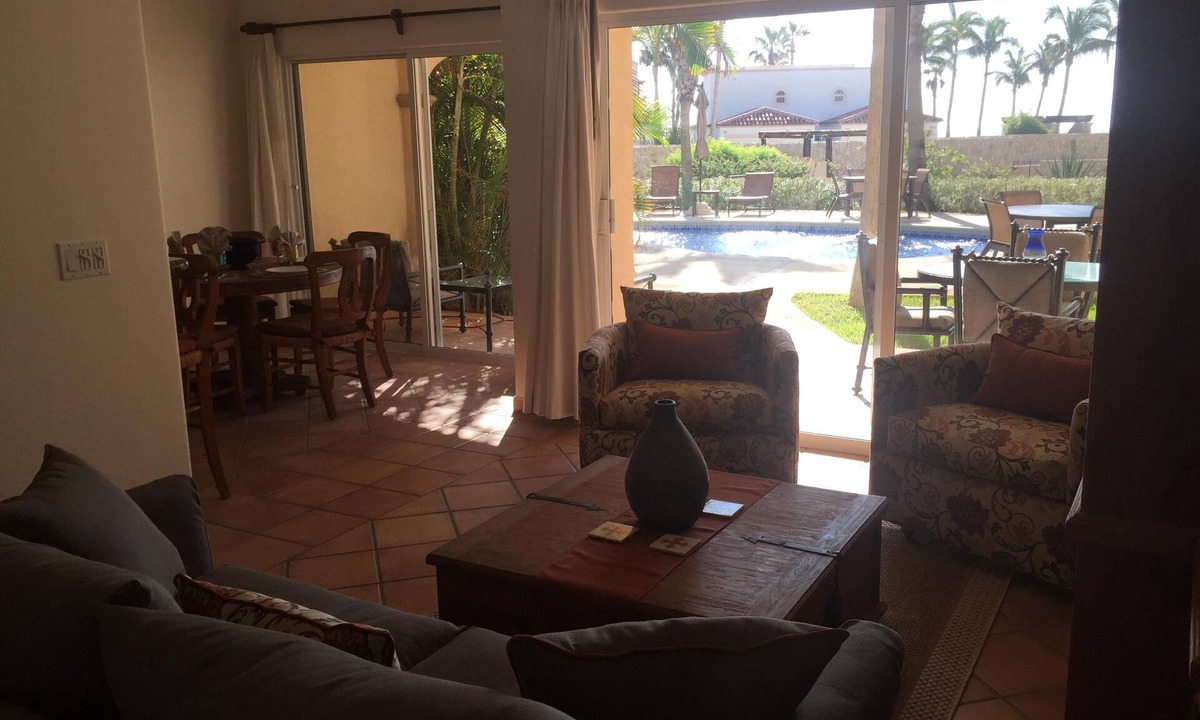 Zona Hotelera Condo | Las Mananitas - Beachfront Ground Floor 1BR Condo, Semi-Private Pool.