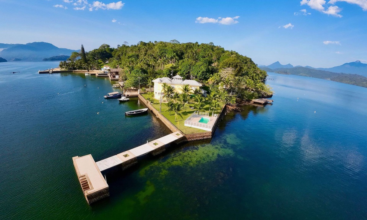 Japuiba House | LB - AR26 Cavaco Island Mansion Seasonal Rent