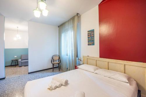 San Donato House | Le stanze in Fiera, Bologna by Short Holidays