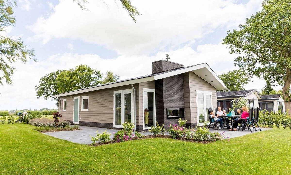 Berkhout Ski Chalet | ✓ Leijhoeve at Park Westerkogge ✓ Holiday home for 4 people ✓ Located in Berkhout (North Holland) ✓ Waterfront holiday resort ✓ Book directly at the resort