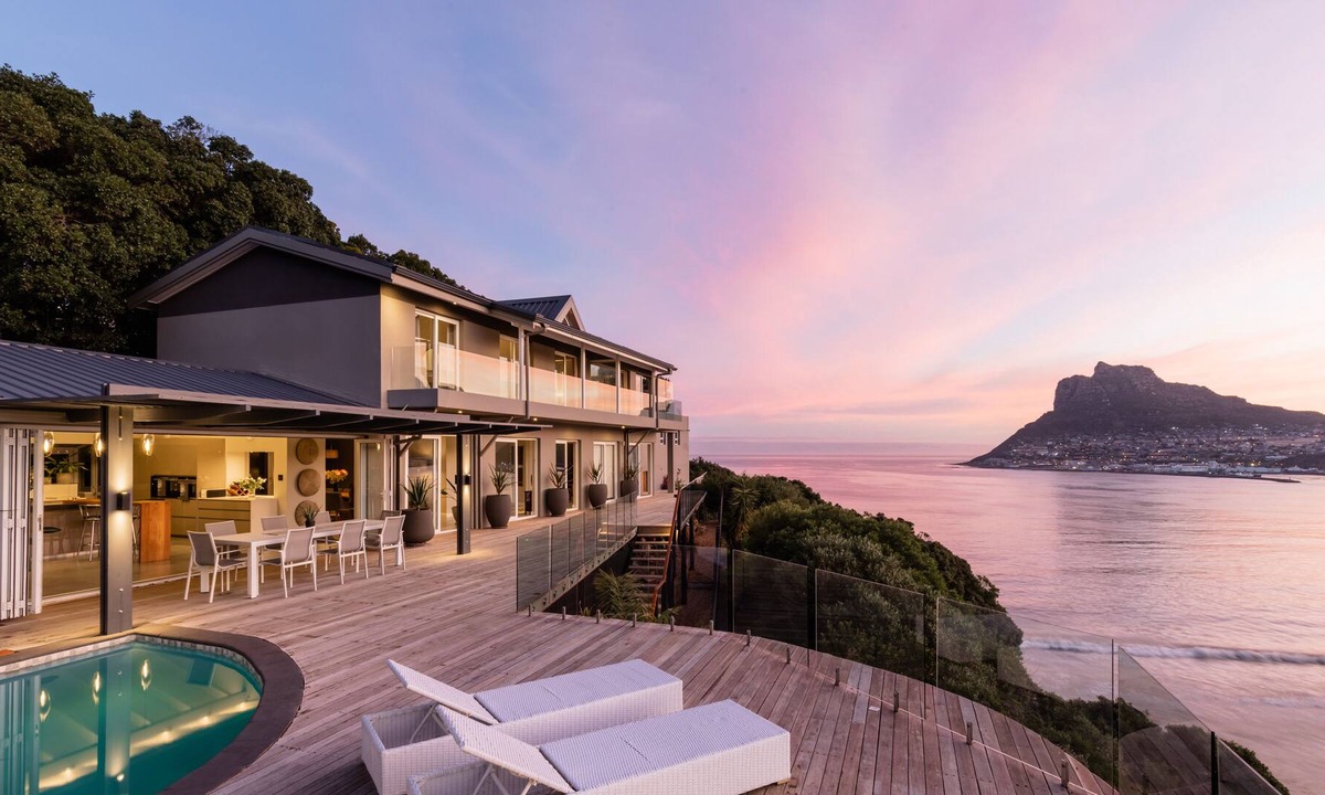 Scott Estate House | Leopard Rock arguably the most exclusive and prominent position in Hout Bay.