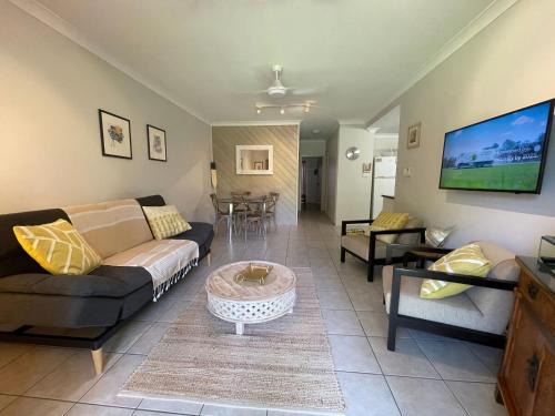 Mission Beach House | Liana 4 Beach Lovers All at your finger tips