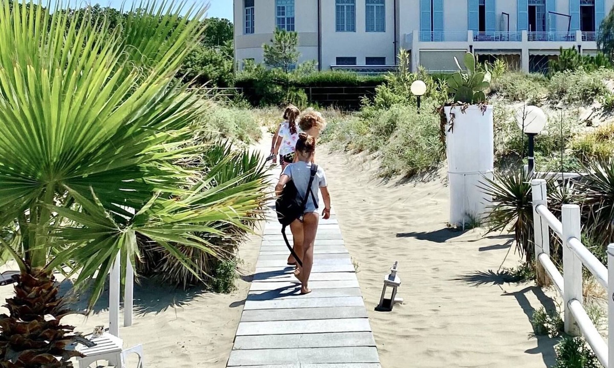 Calambrone Apartment | LODGE4 | Beach front with pool in historic building | Romantic + family friendly