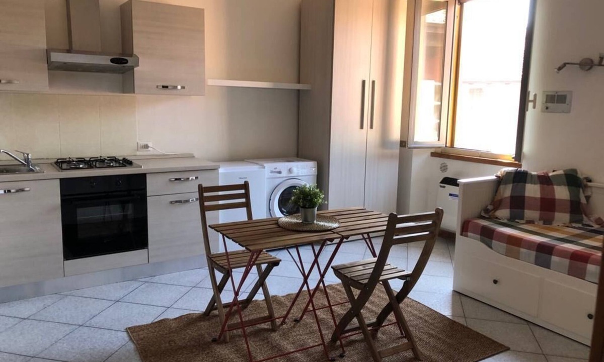 Lodi Apartment | Lodi, 10 minutes walk from train station, Milan 20 minutes.