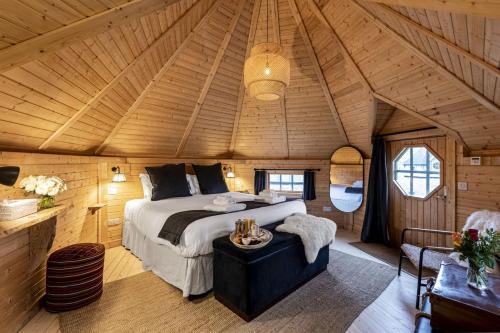 Kirknewton House | Loganlea Cabin