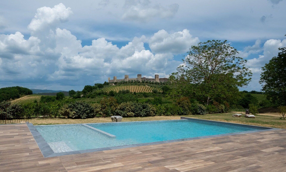 Monteriggioni Apartment | Lovely apartment for 4 guests with WIFI, pool, A/C, TV and pets allowed, close to Siena