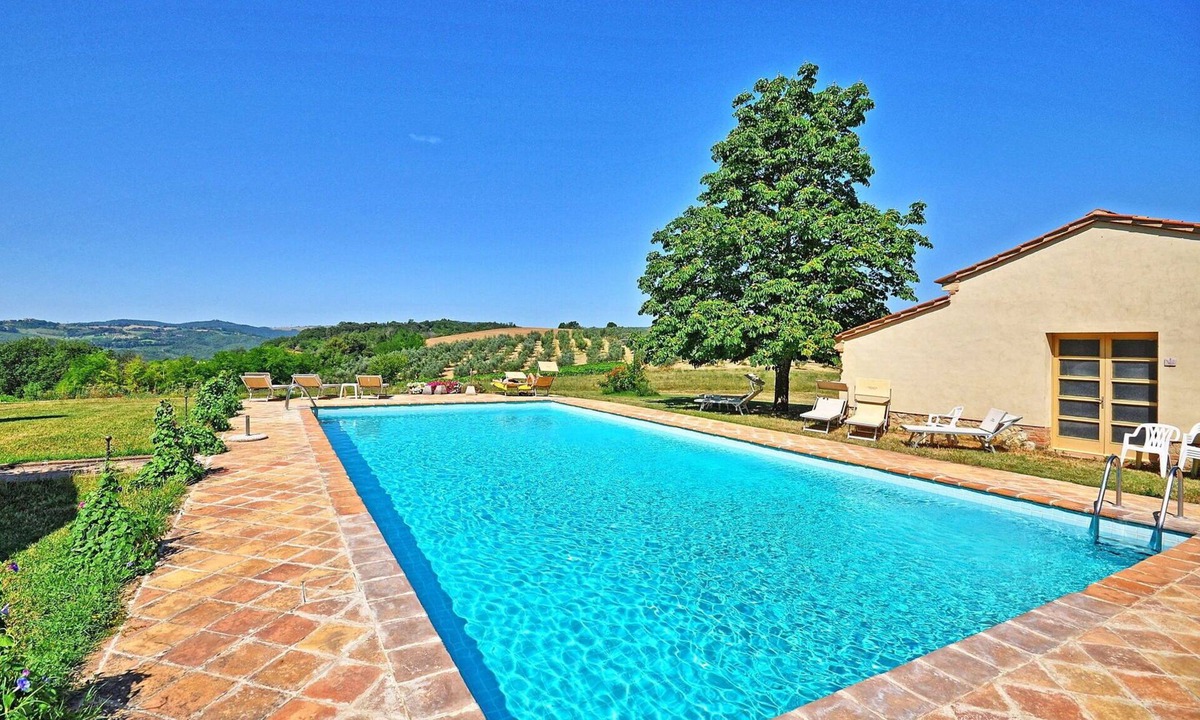 San Gimignano Apartment | Lovely apartment for 4 people with A/C, pool, WIFI, TV and panoramic view