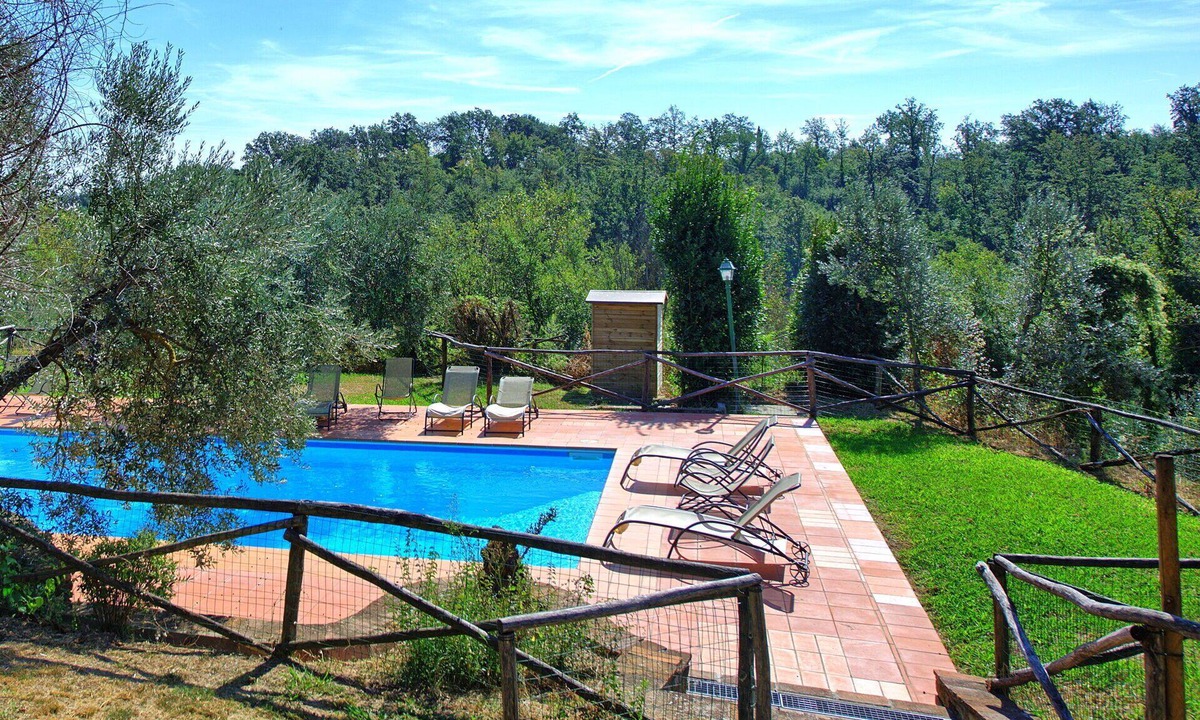 Montelupo Fiorentino Apartment | Lovely apartment with WIFI, pool, TV, pets allowed and panoramic view, close to Florence