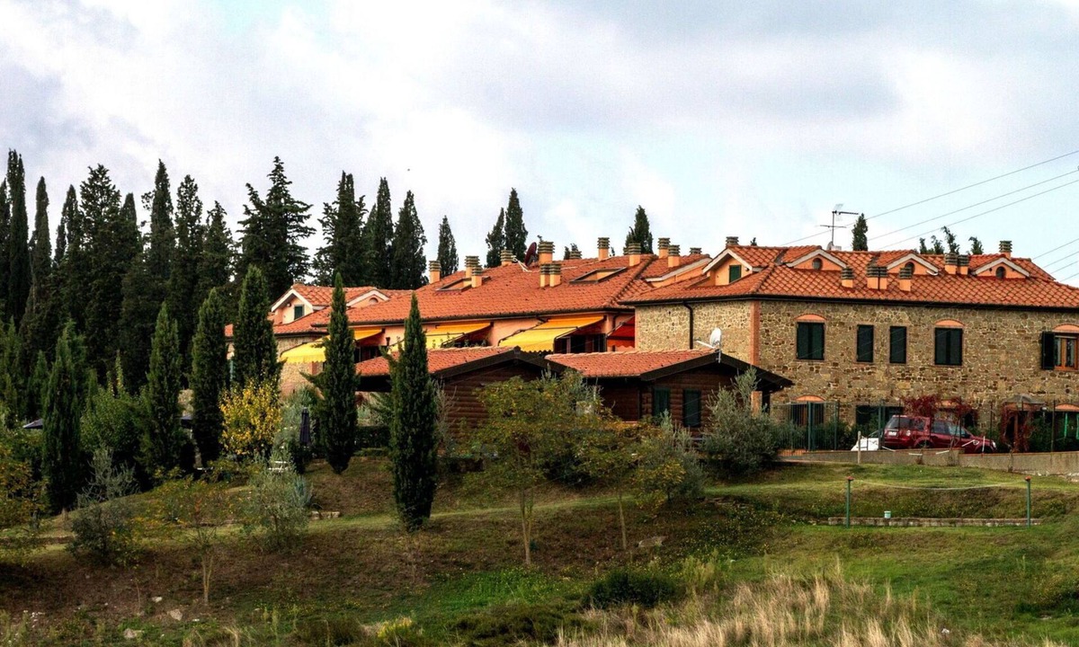 Sughera Apartment | Lovely apartment with A/C, pool, WIFI, TV, veranda and panoramic view, close to San Gimignano