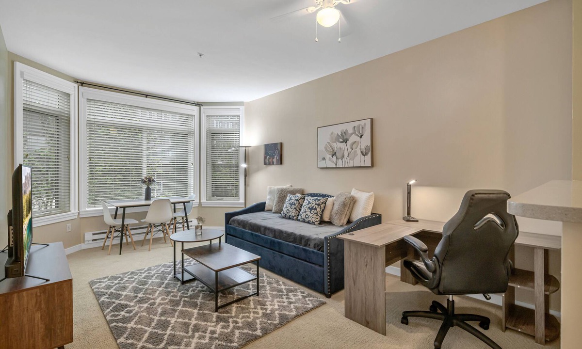 Belltown Condo | Lovely Belltown Suite w/Free Parking, Pike Place!