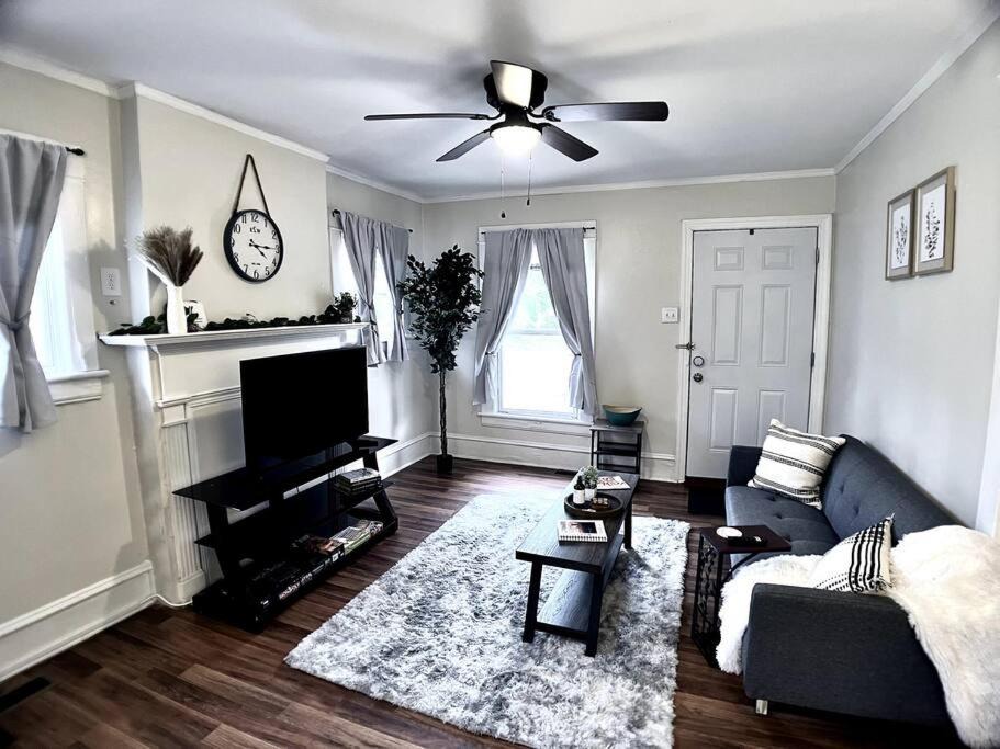 Old Irving Park House | Lovely Hidden Gem Near Downtown & Hospital