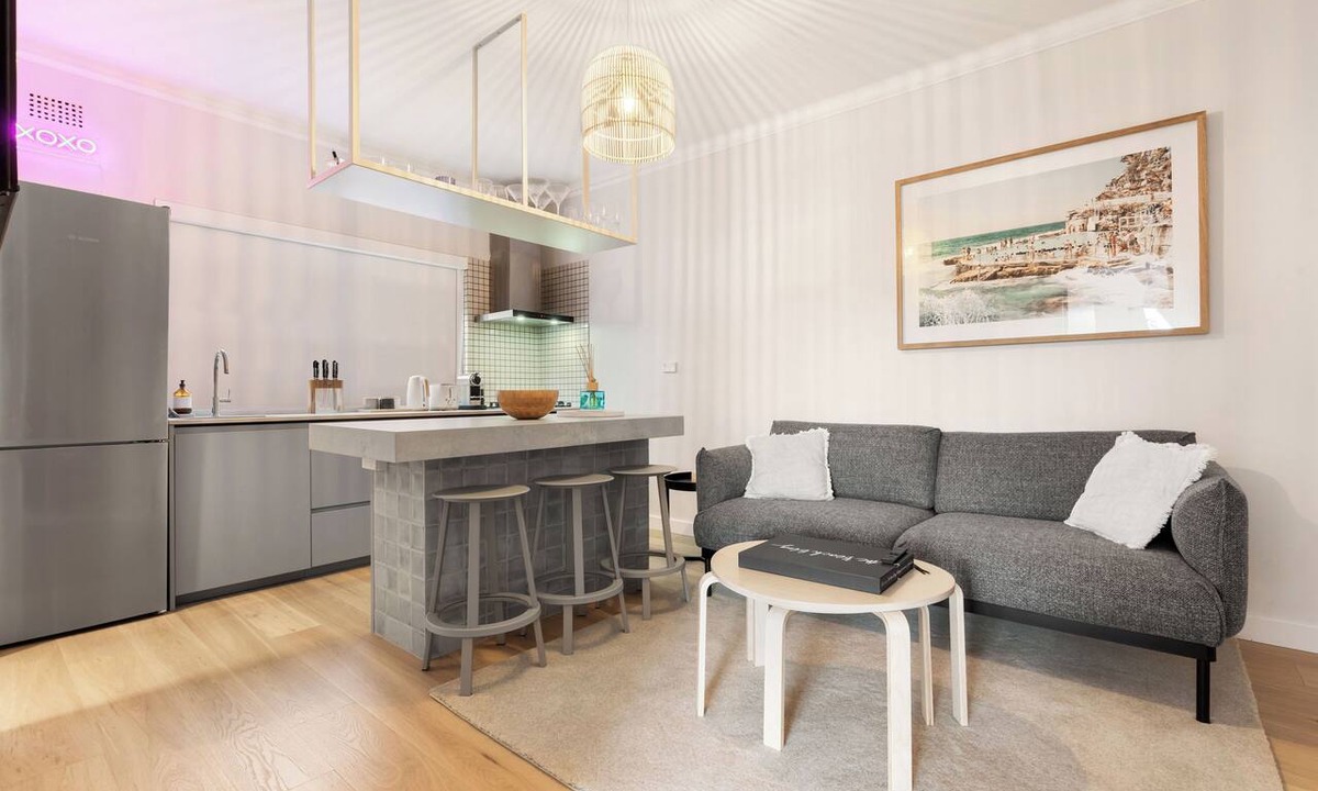 North Bondi Apartment | Luxe 2BR w/Smart TV Steps from Bondi Beach