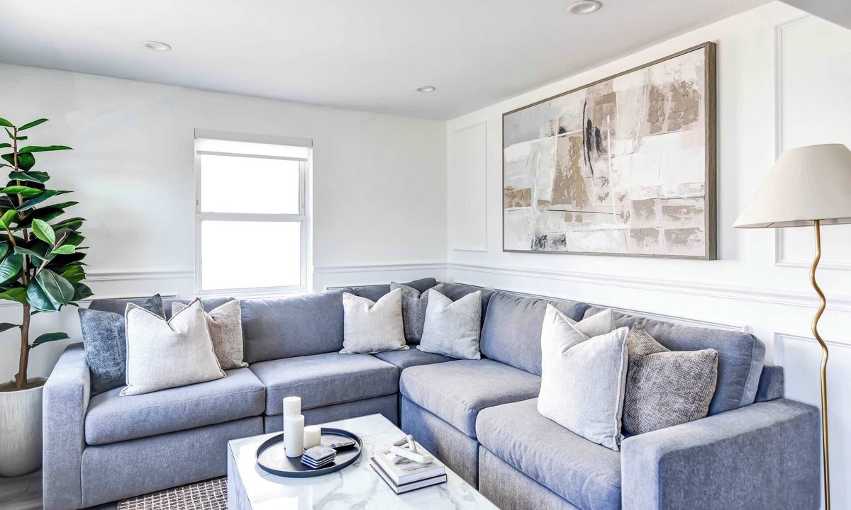 Arlington Views Apartment | Luxe 3BR & Parking with Outdoor Oasis | 6min to DC