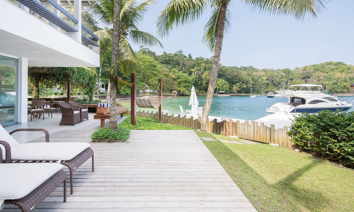 Vila Velha House | LuxoBrasil #AR15 Casa Blanca 07 Bedrooms Angra Vacation Rentals