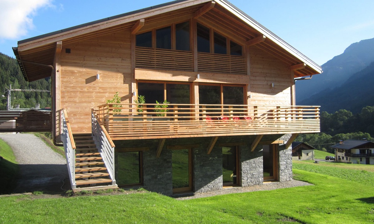 Les Contamines-Montjoie Ski Chalet | Luxurious, modern, genuine chalet in a great area with a sauna and Jacuzzi