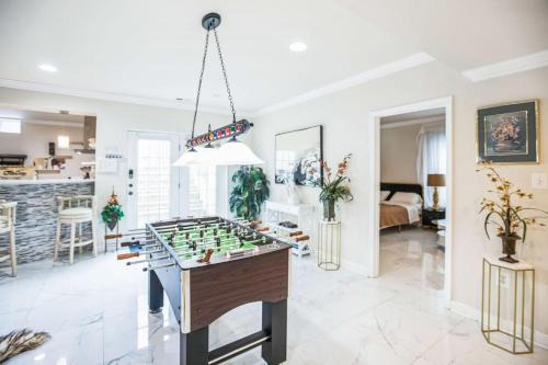 Fairland House | Luxurious 3BR Home