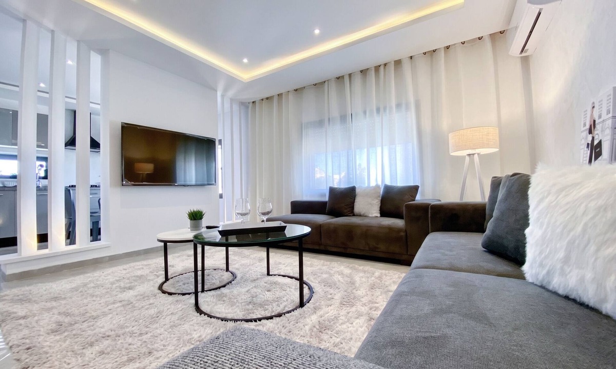 Sidi Dhrif Apartment | Luxurious 5-Bedroom Apartment in La Marsa, Tunisia