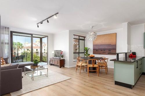 Century City Apartment | Luxurious Palm View Apartment Cape Town