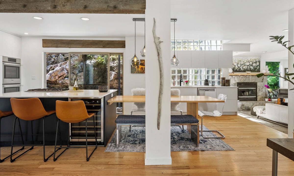 West Vancouver House | Luxury 3 Bedroom