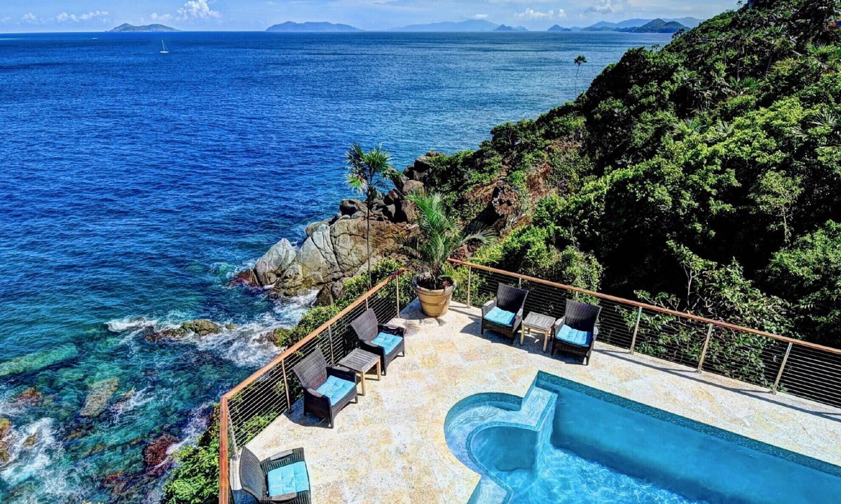 Estate Peterborg Villa | Luxury 5 Bedroom Ensuite Ocean Front Villa with Pool, Hot Tub & Stunning Views