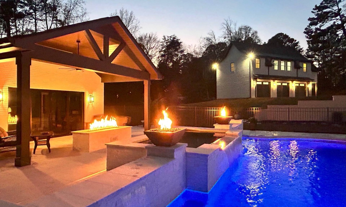 Huntersville House | Luxury Guest House w/Resort Style Pool & Spa, pets welcome