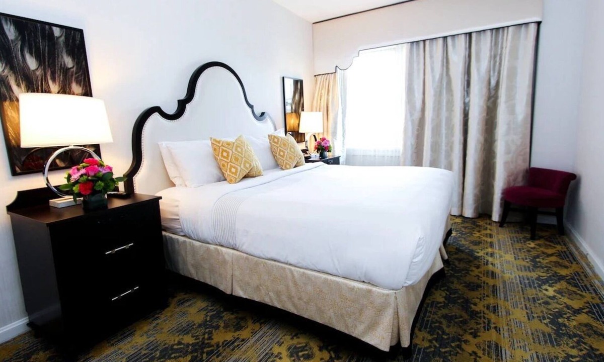 Kalorama Heights Hotel | Luxury Historical Retreat | 1BR King Suite | Near Dupont Circle Attractions