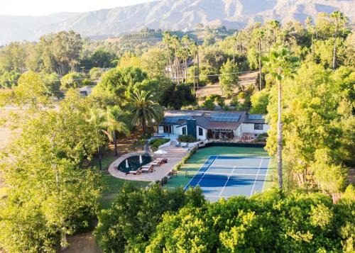 Meiners Oaks Villa | Luxury Ojai Escape Pool, Jacuzzi & Tennis Court