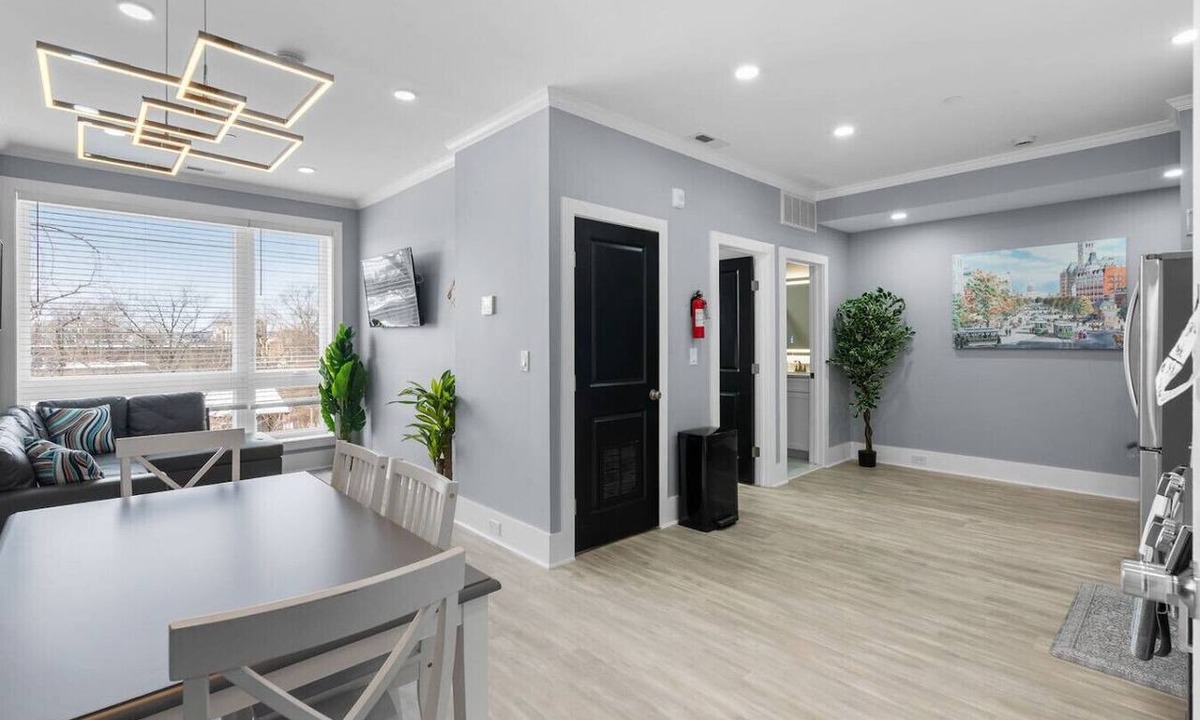 Kingman Park Hotel | Luxury Penthouse Unit+ Rooftop+ Private Parking+3BD